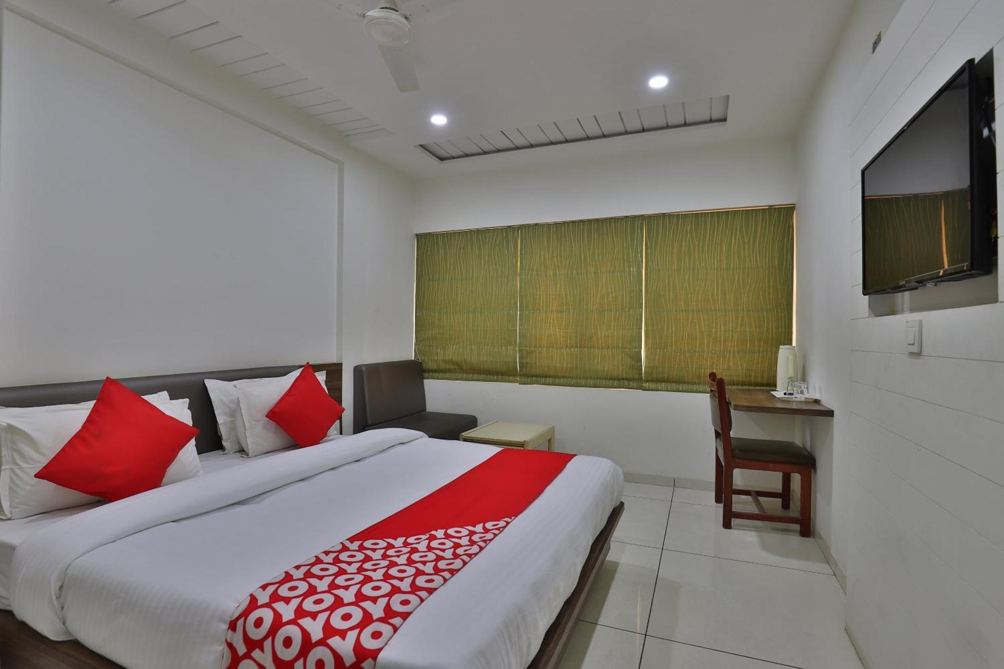Collection O Panchsheel Hotel Vadodara Eksteriør billede
