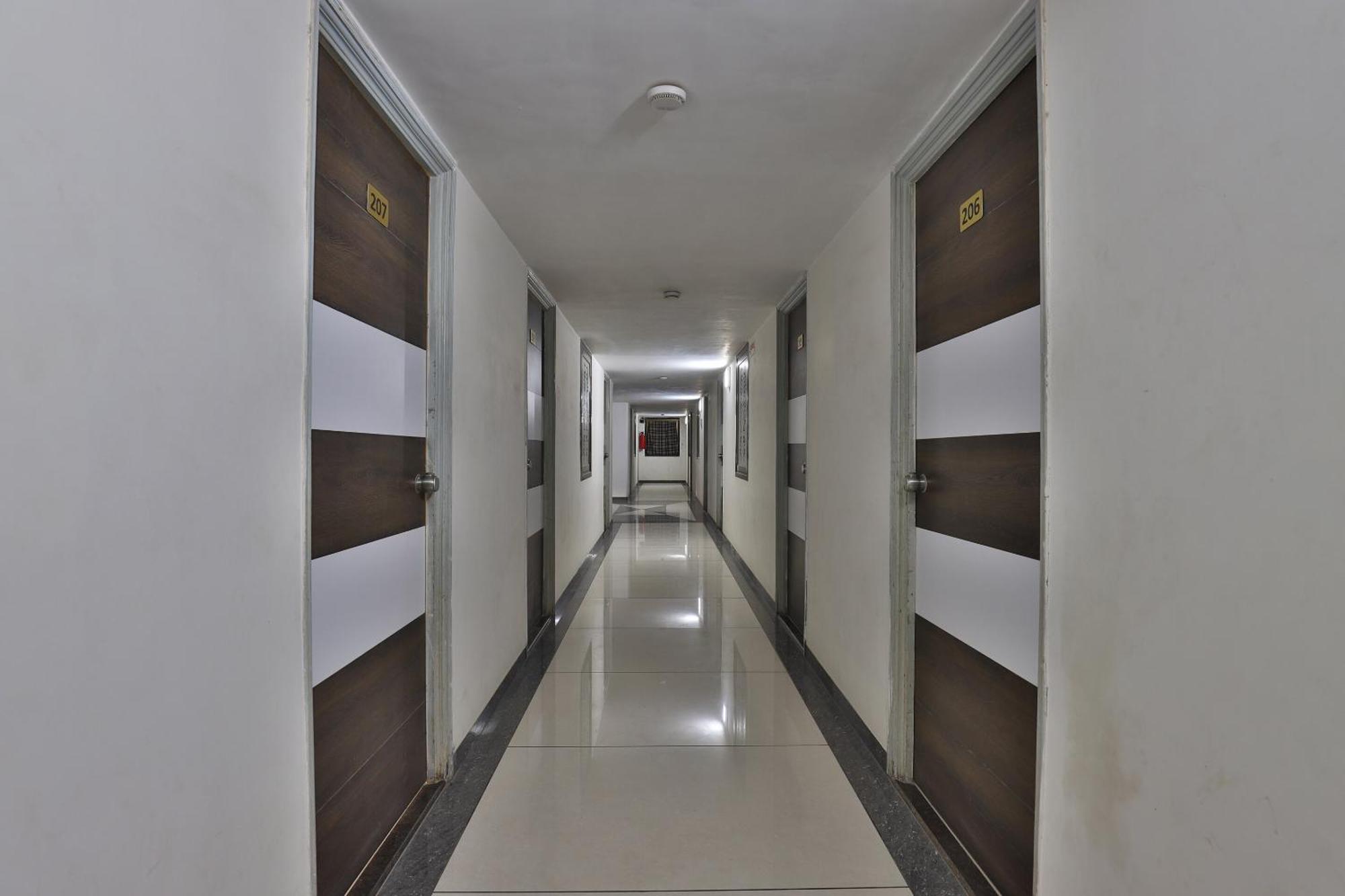 Collection O Panchsheel Hotel Vadodara Eksteriør billede