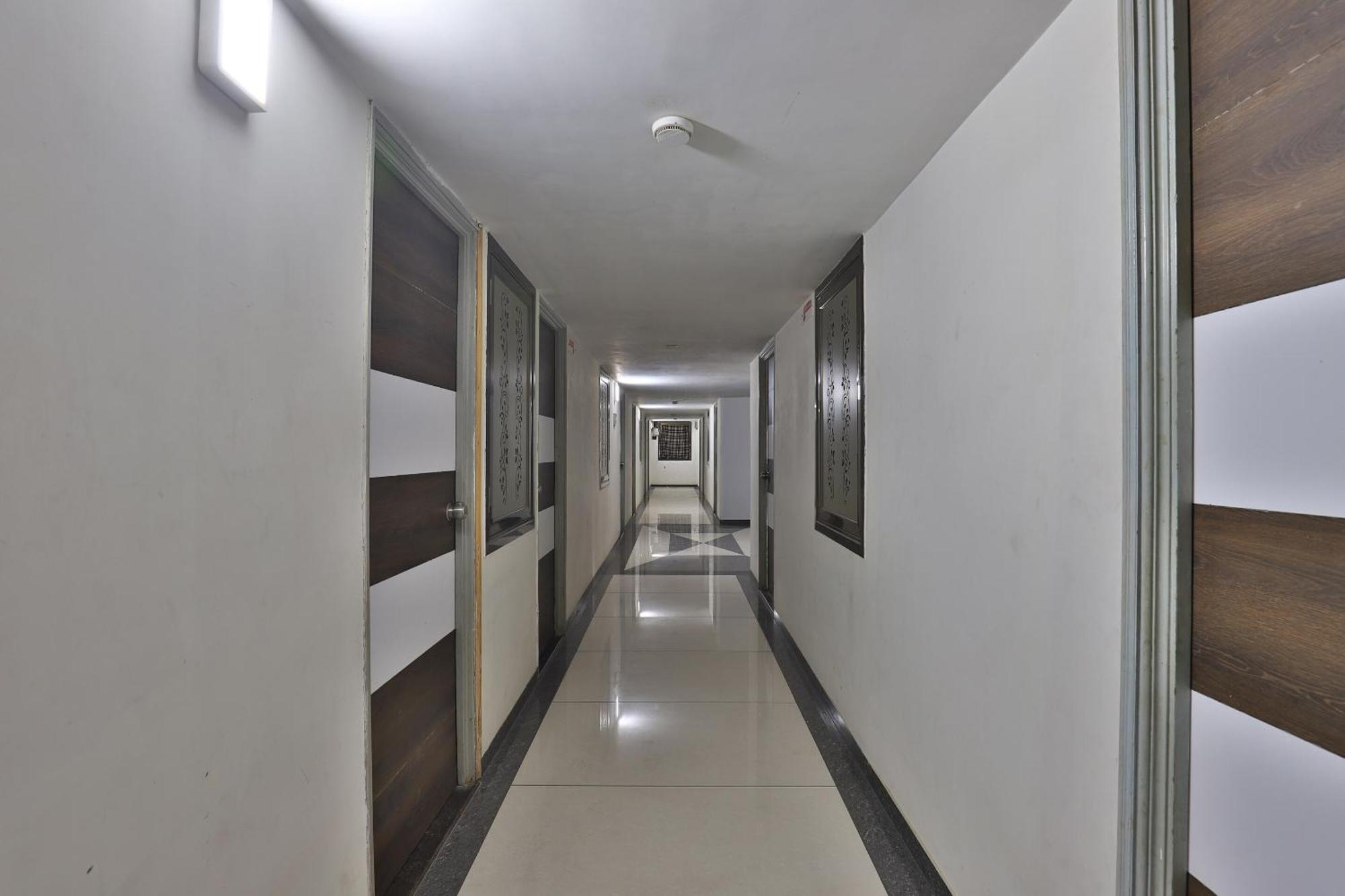 Collection O Panchsheel Hotel Vadodara Eksteriør billede