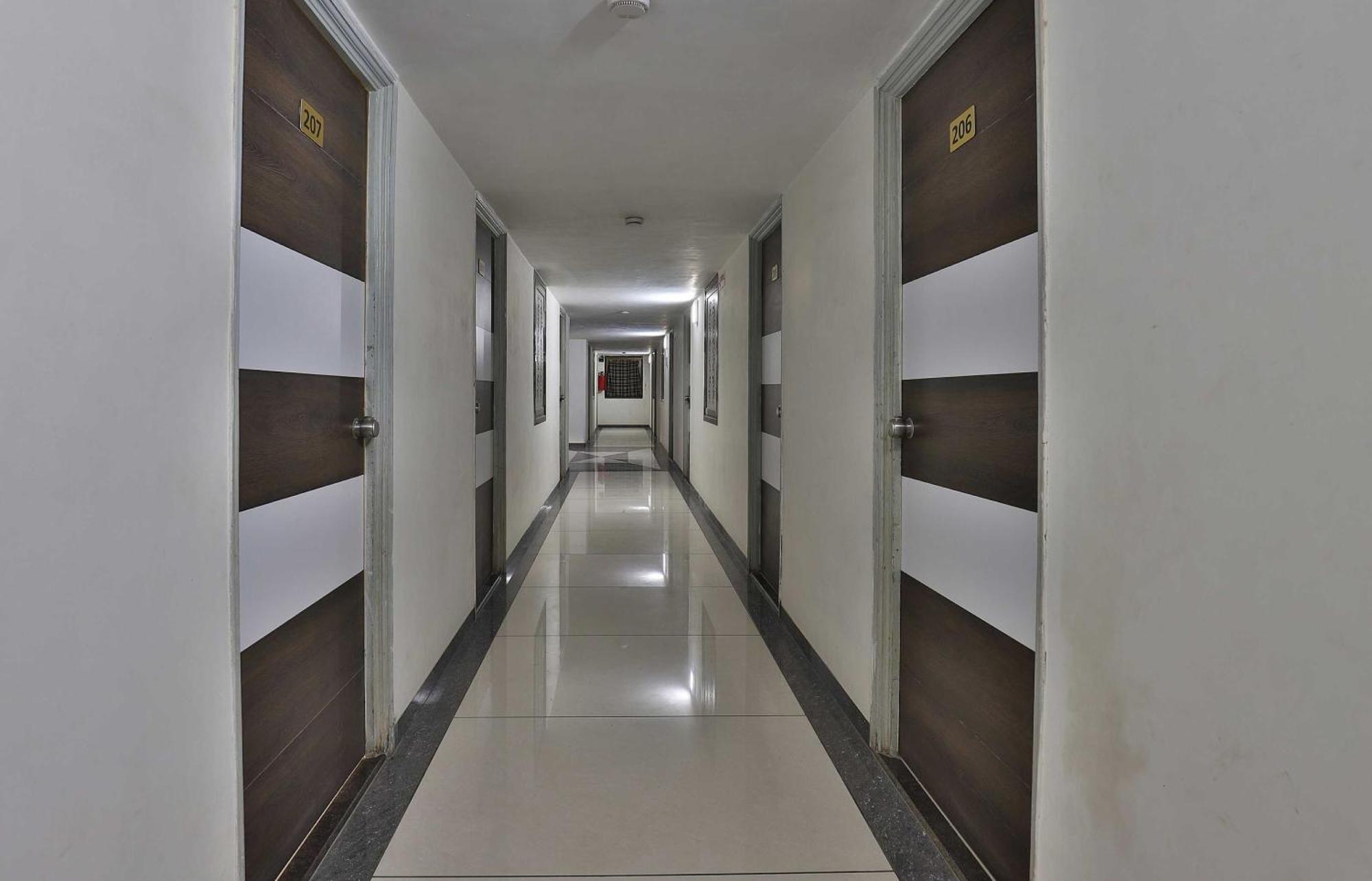 Collection O Panchsheel Hotel Vadodara Eksteriør billede