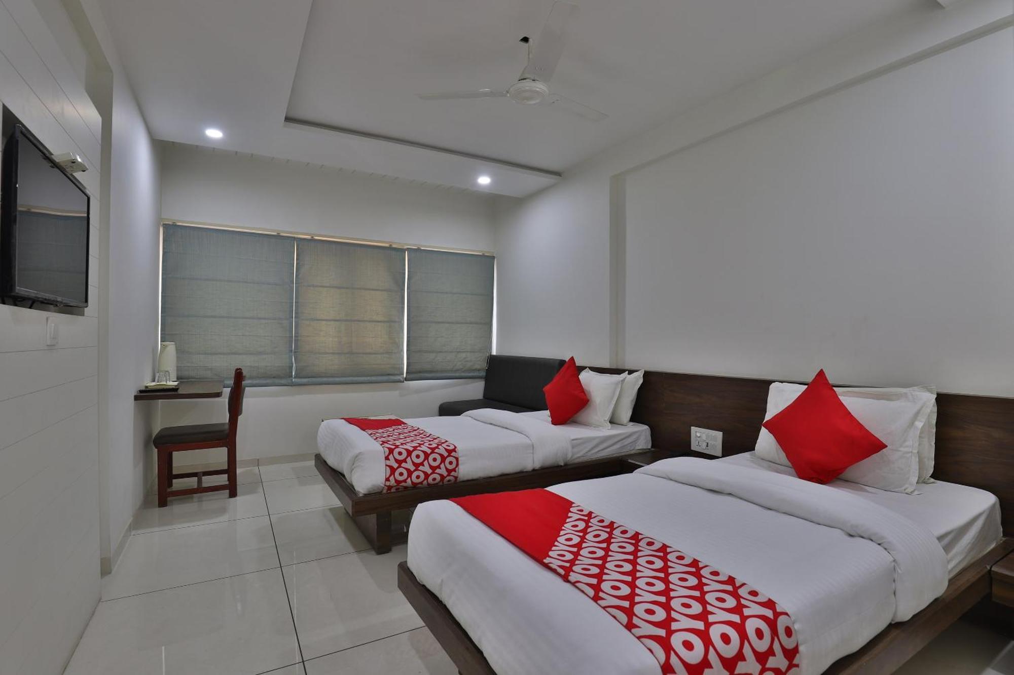 Collection O Panchsheel Hotel Vadodara Eksteriør billede