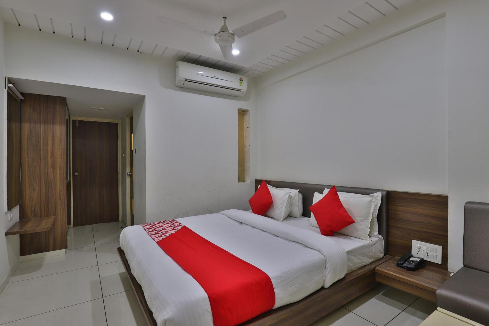 Collection O Panchsheel Hotel Vadodara Eksteriør billede
