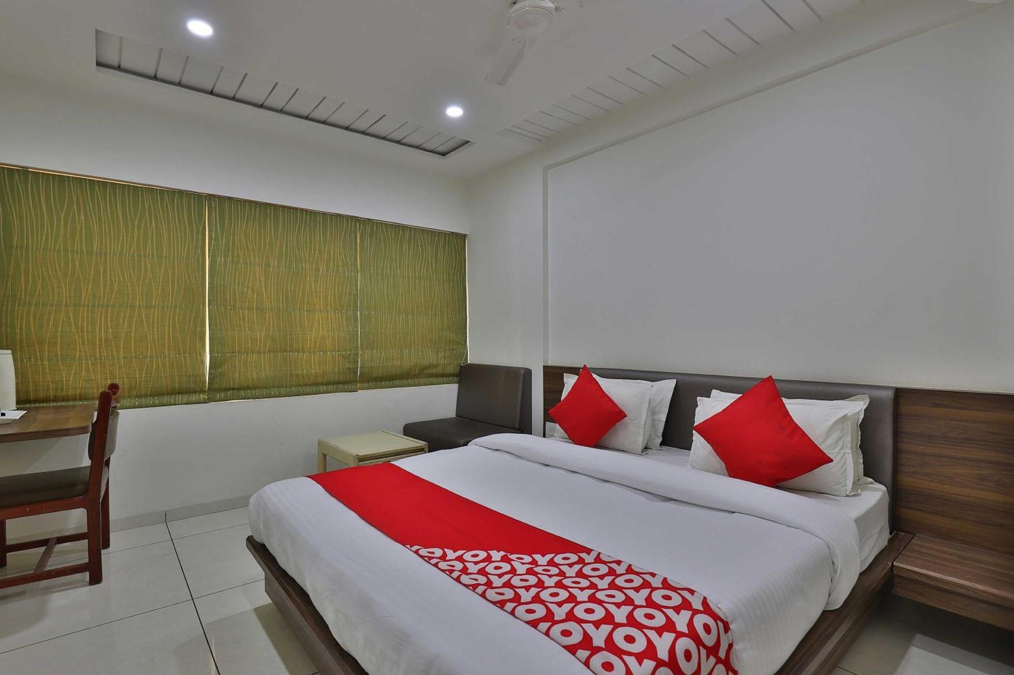 Collection O Panchsheel Hotel Vadodara Eksteriør billede